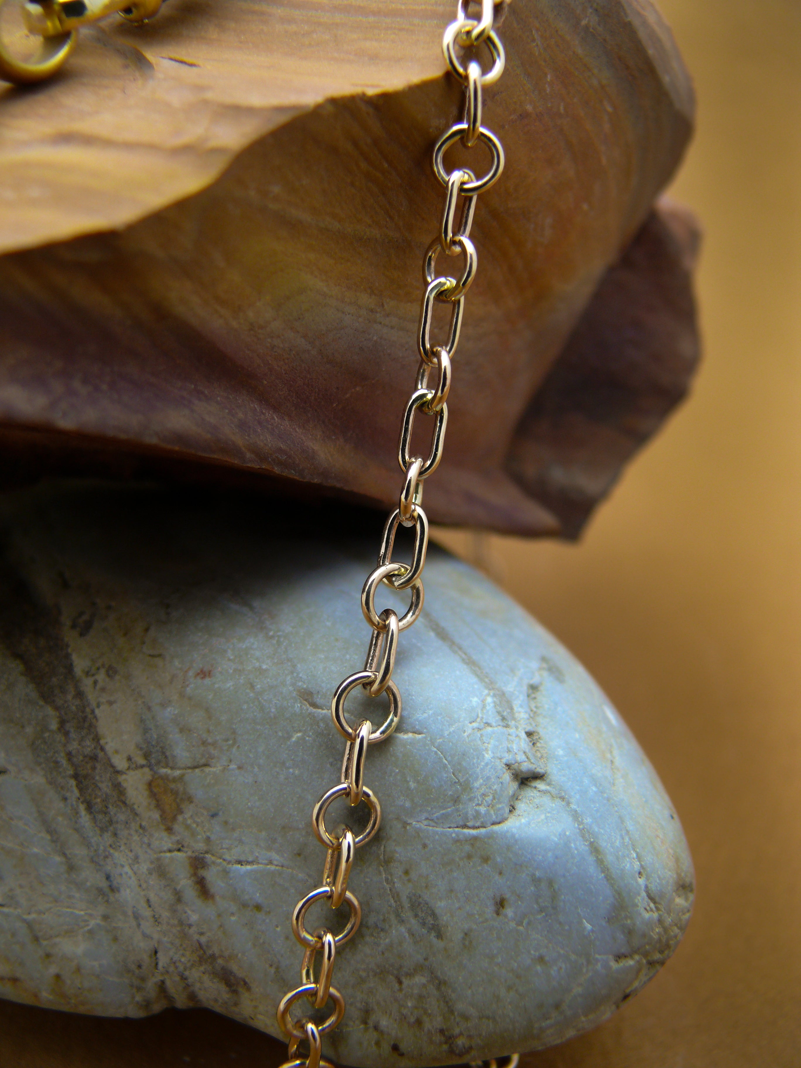 Rhythm Cable Chain with Dog Clip Clasp - Gold alternating chain links round and oval