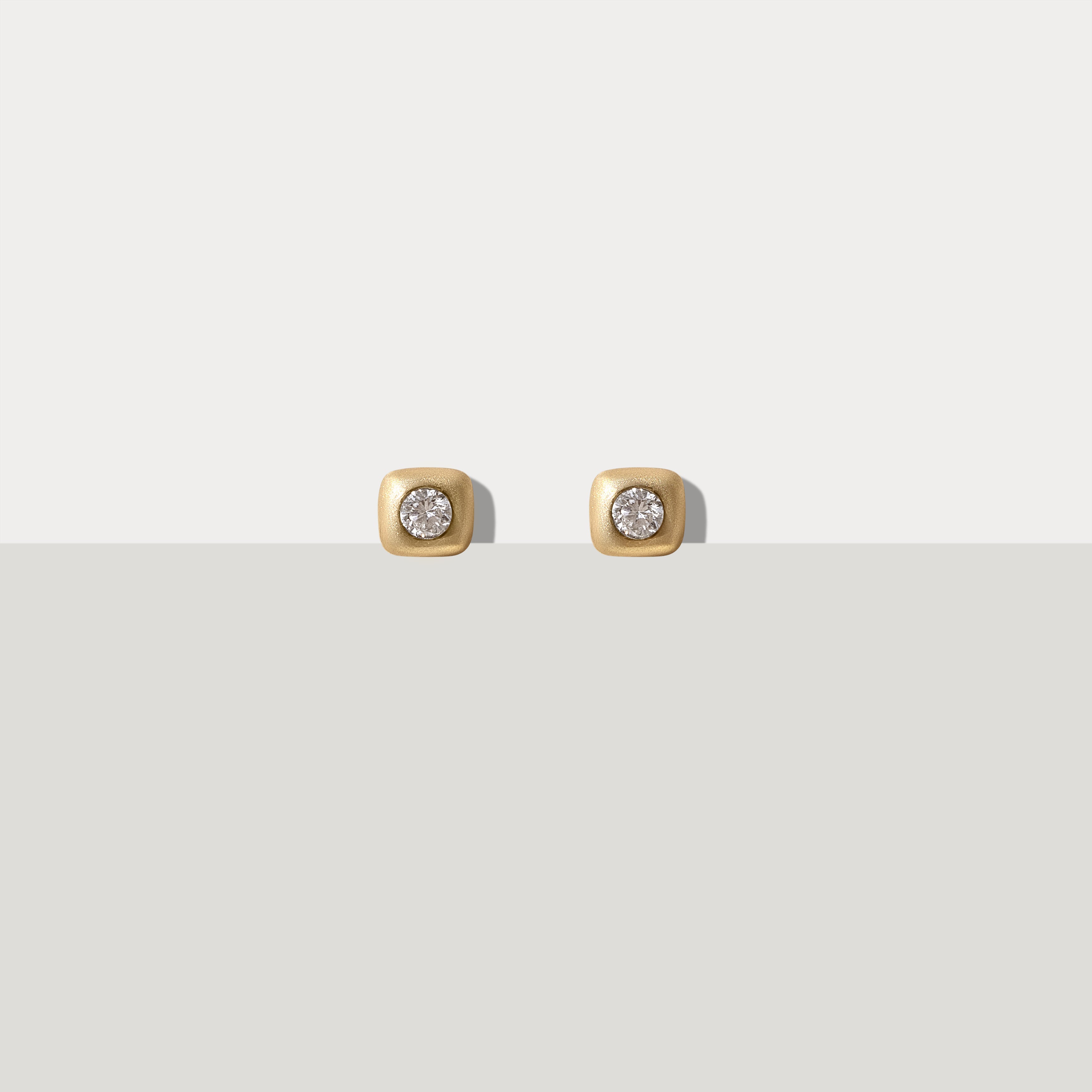 Diamond Trove Stud Earring - Gold