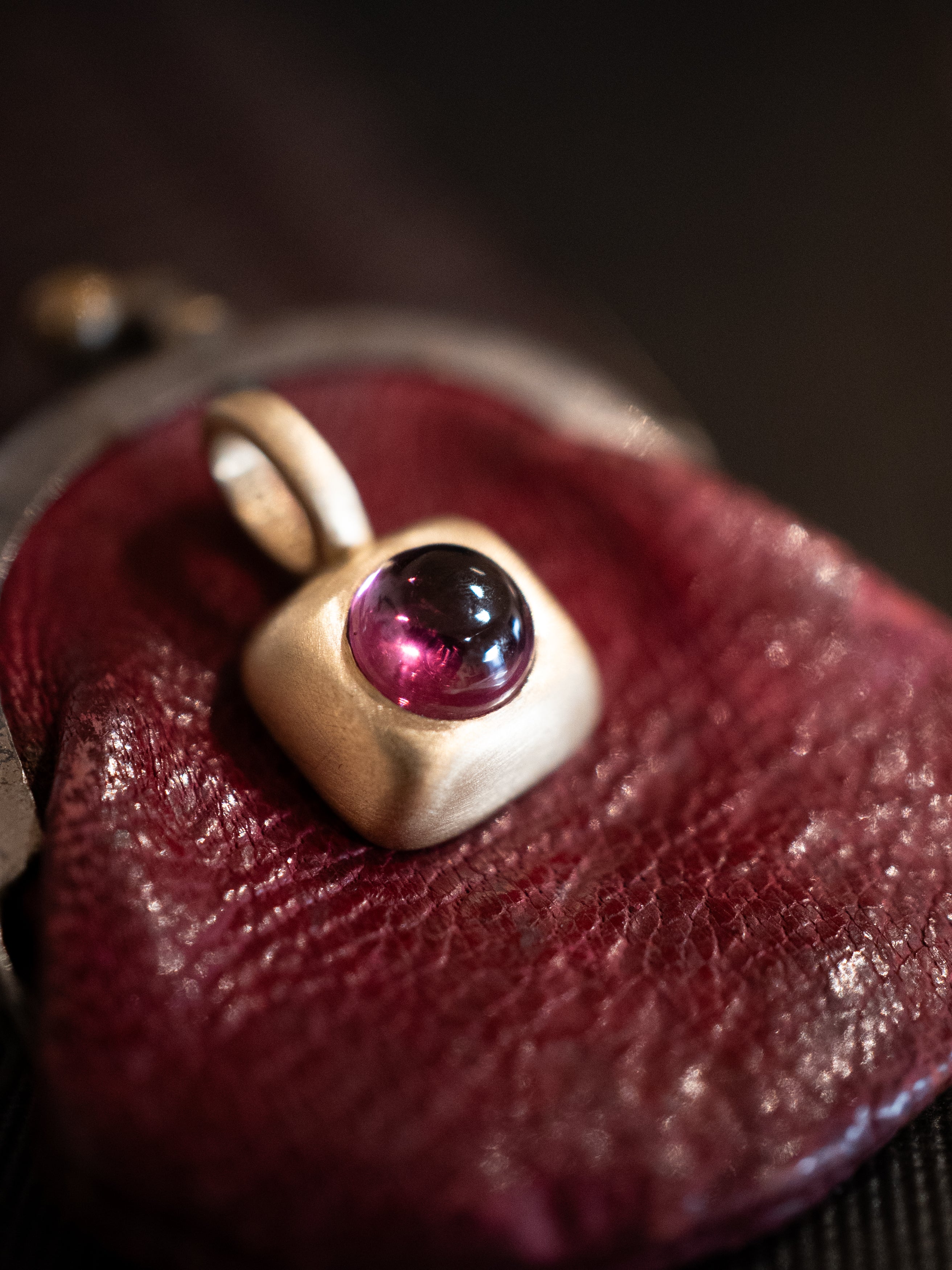 Garnet Trove Charm Gold