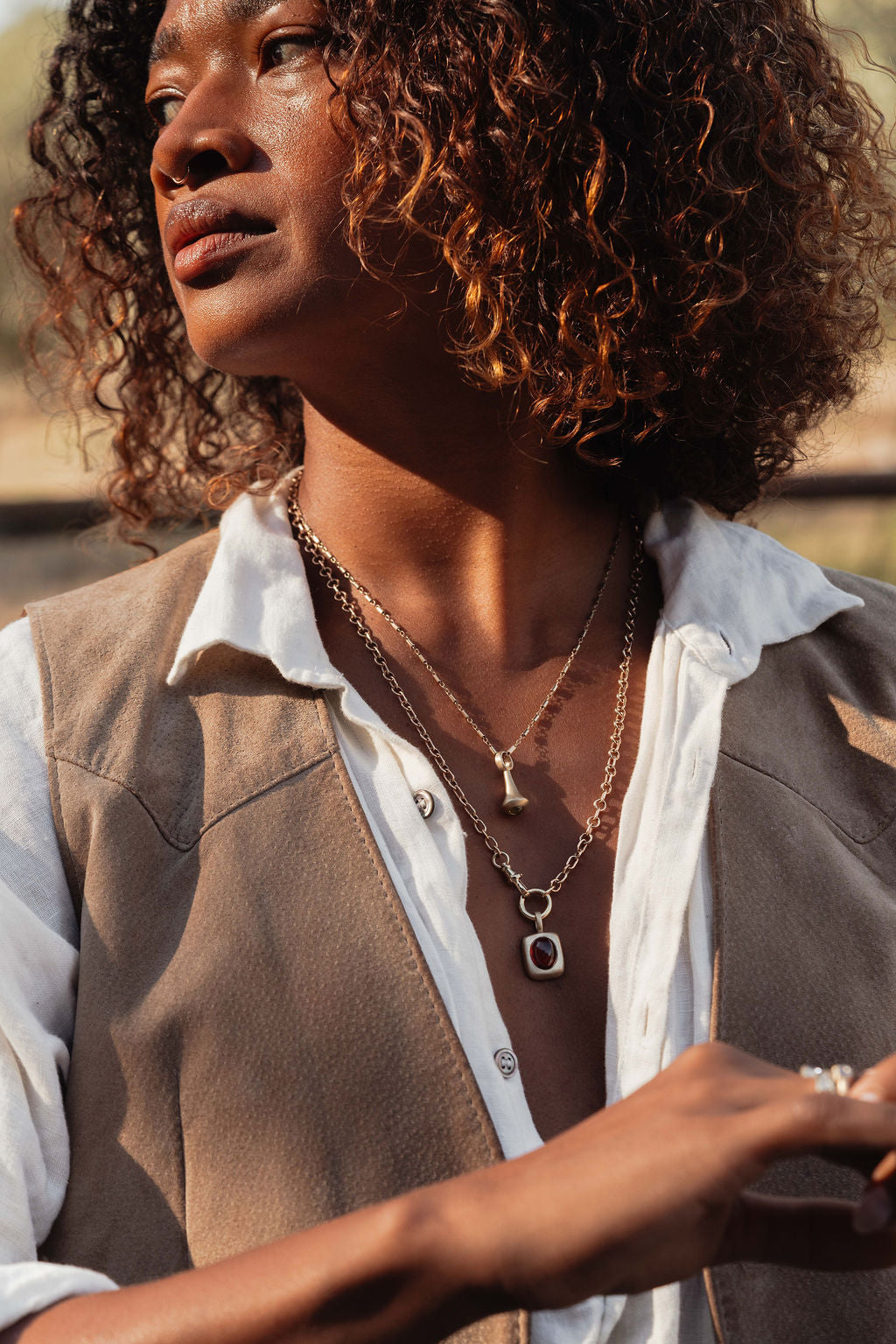 Garnet Vertical Trove Charm Gold
