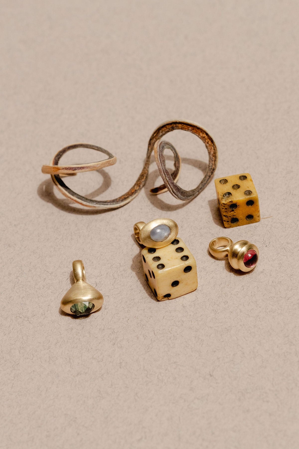 Made Line Jewelry gold Pendulum Charms with colored gemstones