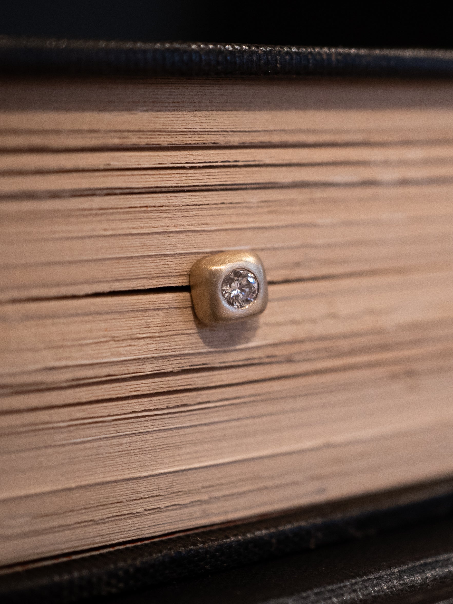 Diamond Trove Stud Earring - Gold