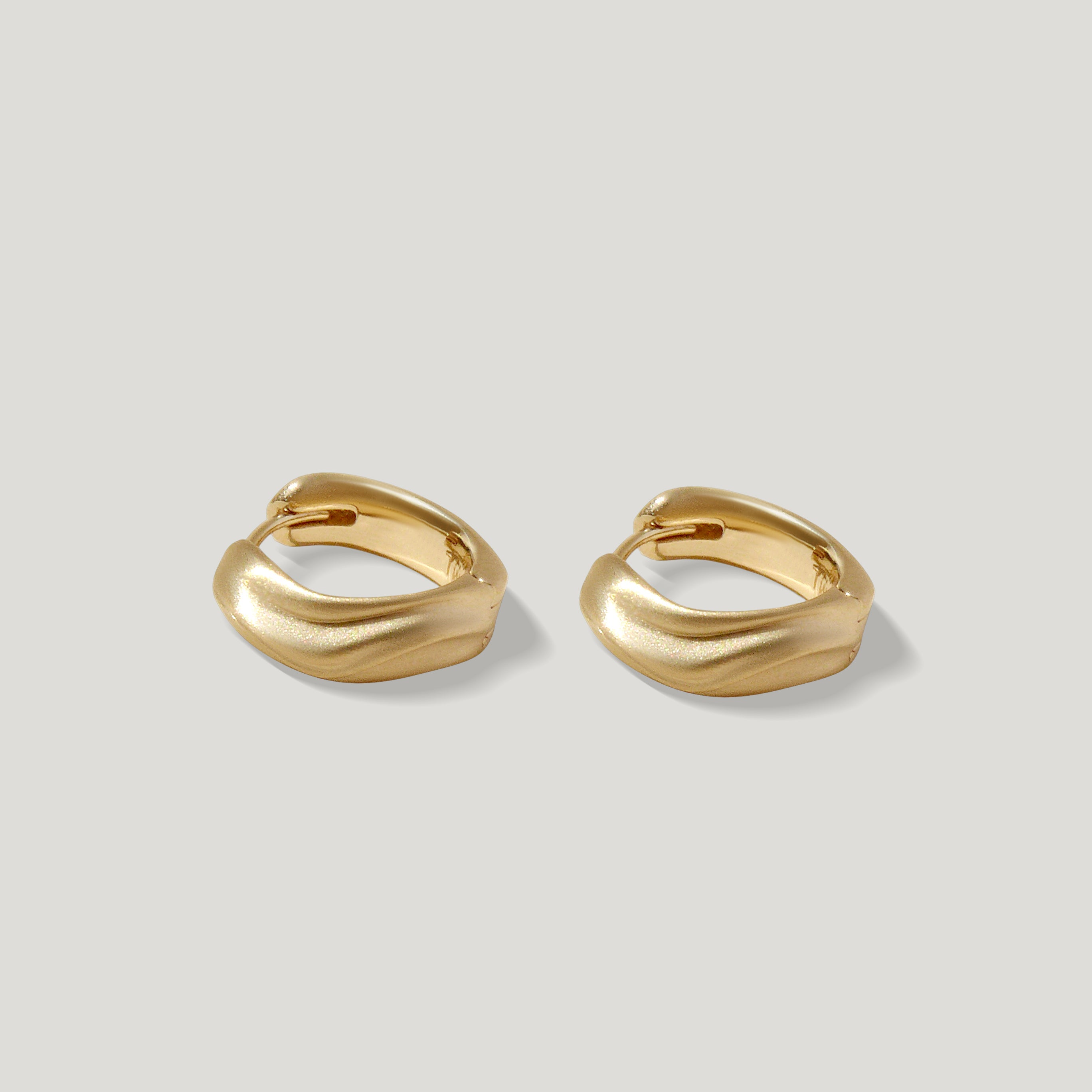 Wide Dune Clicker Huggies Gold